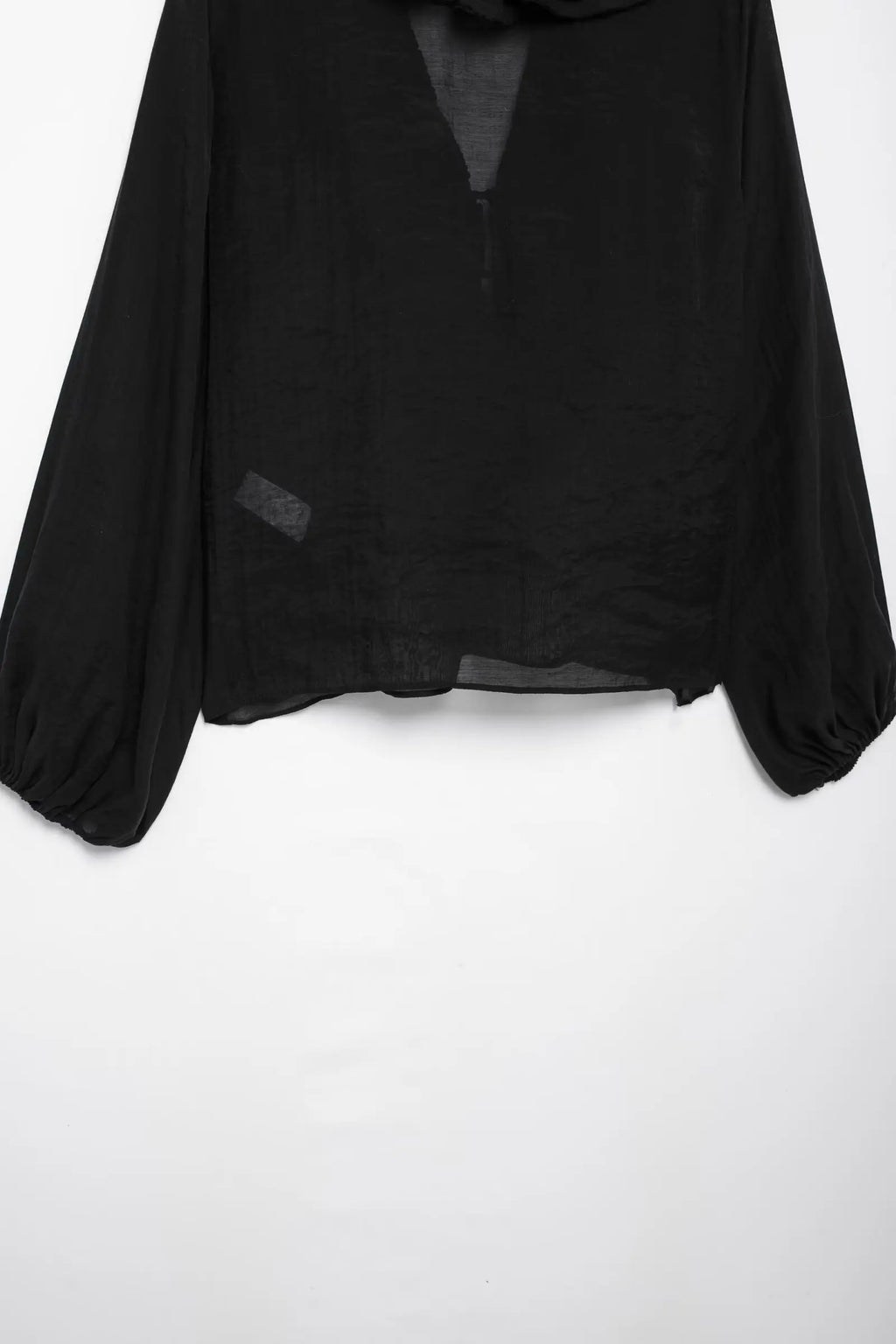 TRAFZA Elegant Women's Tierred Ruffles Blouses V-Neck Long Sleeve Loose Shirt Lady 2025 Spring Chic Lace-up Wild Woman Solid Top