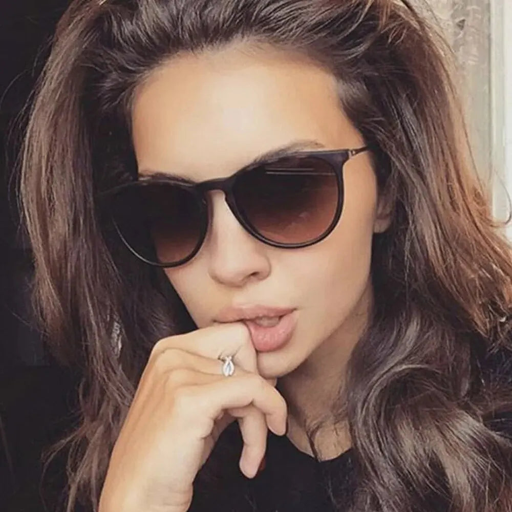 Trendy Sunglasses Fashion Women Sun Glasses Metal round Cat Eye Eyewears Men Leisure Shopping Luxury Eyeglasses for Party Travel