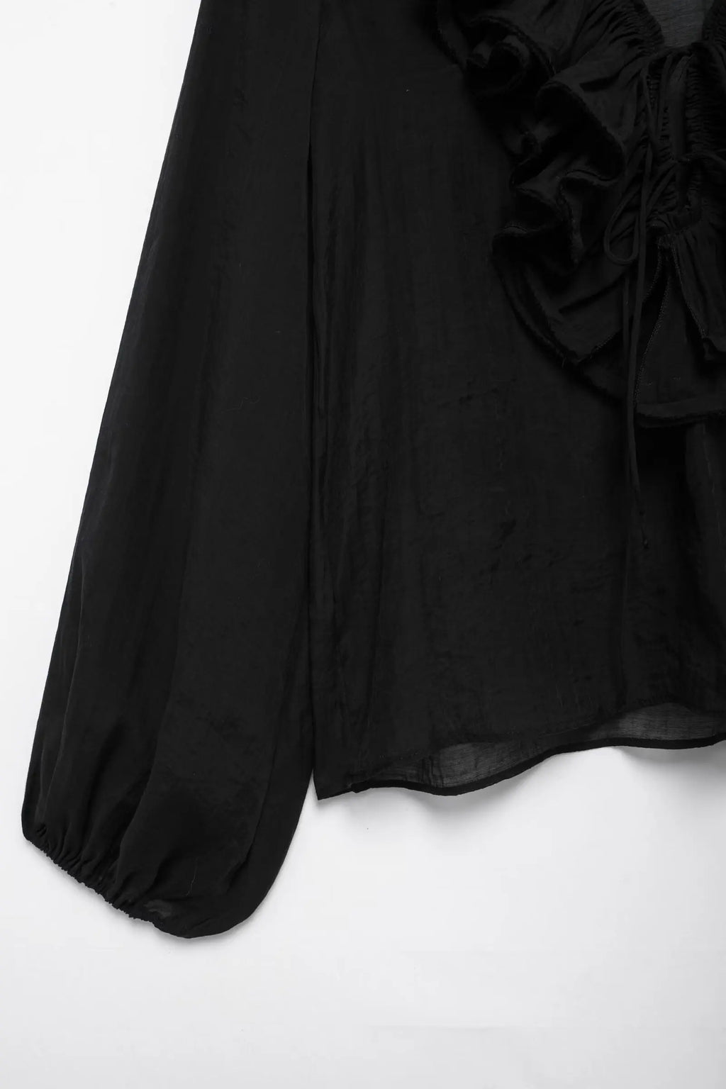 TRAFZA Elegant Women's Tierred Ruffles Blouses V-Neck Long Sleeve Loose Shirt Lady 2025 Spring Chic Lace-up Wild Woman Solid Top