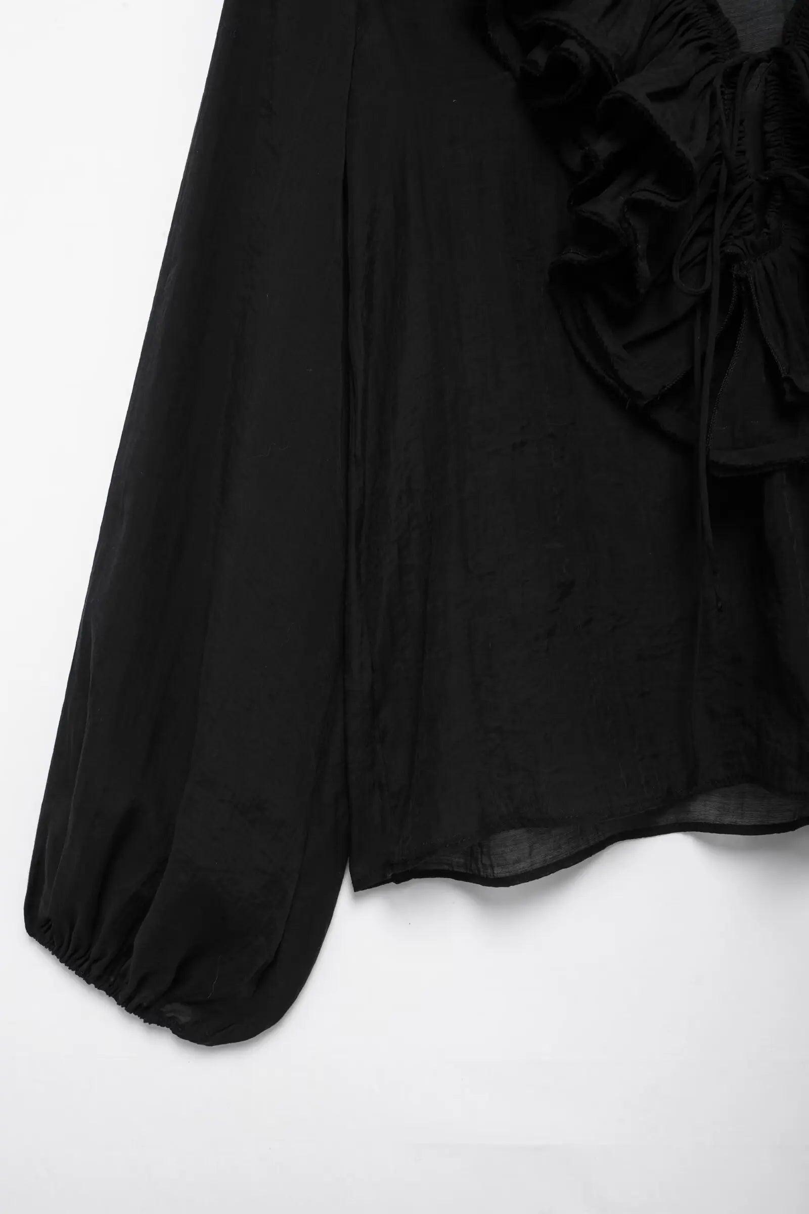 TRAFZA Elegant Women's Tierred Ruffles Blouses V-Neck Long Sleeve Loose Shirt Lady 2025 Spring Chic Lace-up Wild Woman Solid Top