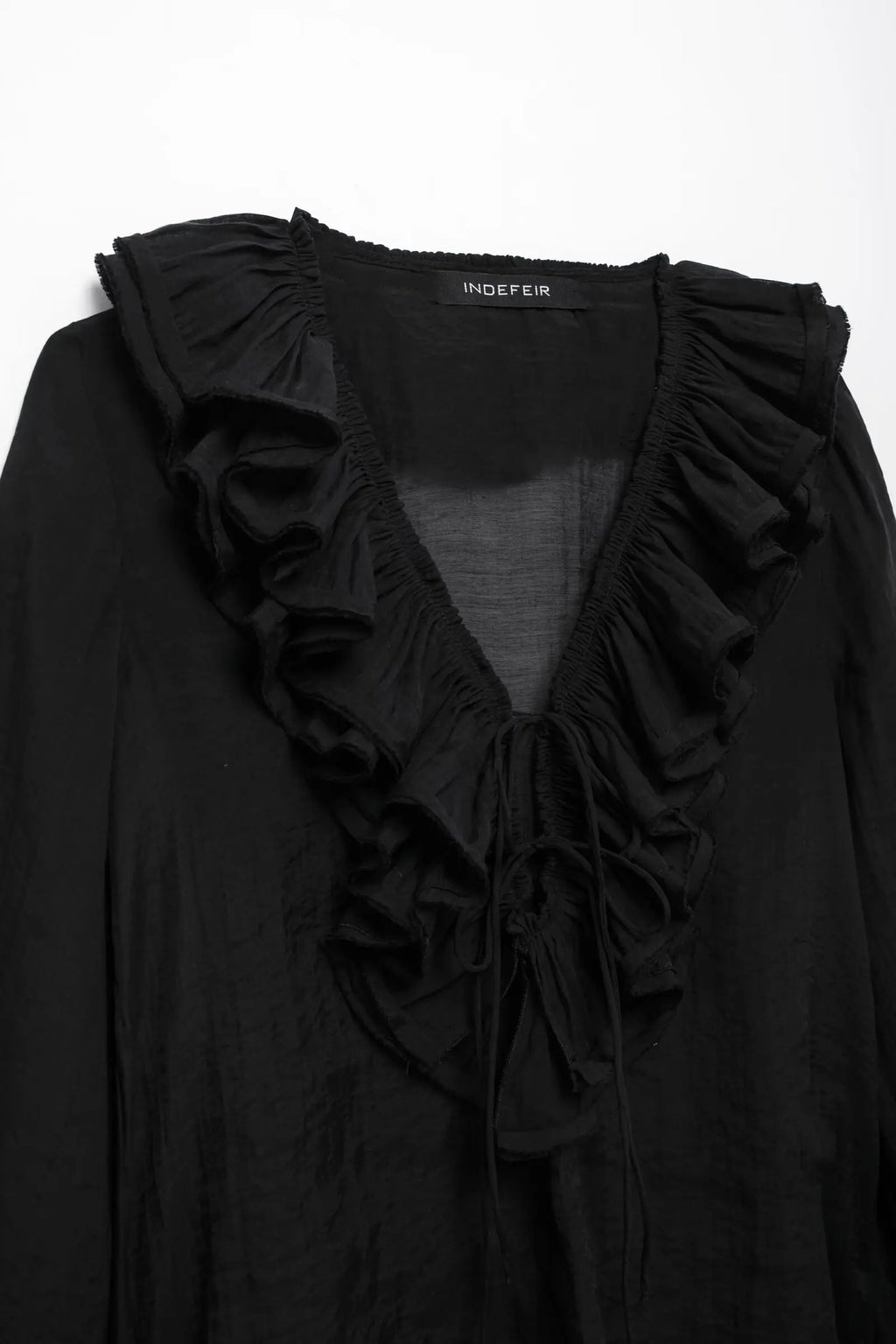 TRAFZA Elegant Women's Tierred Ruffles Blouses V-Neck Long Sleeve Loose Shirt Lady 2025 Spring Chic Lace-up Wild Woman Solid Top