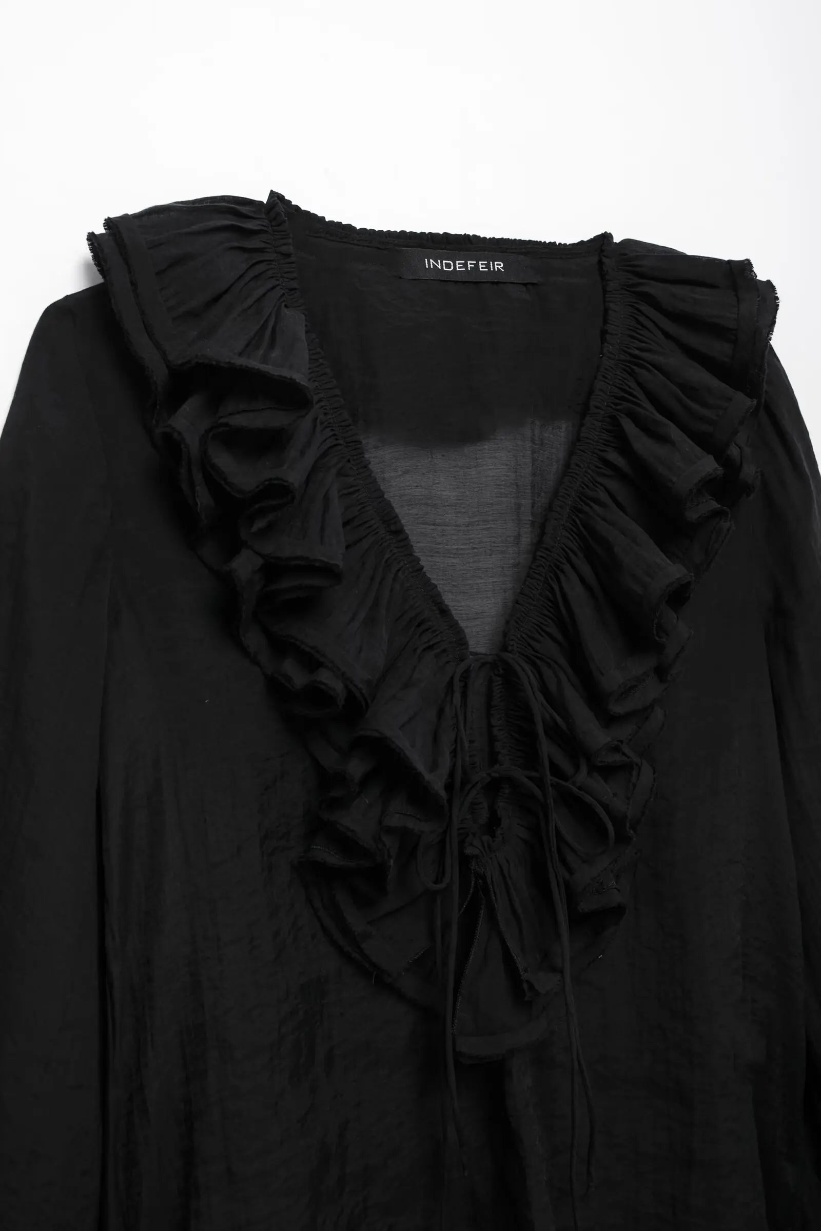 TRAFZA Elegant Women's Tierred Ruffles Blouses V-Neck Long Sleeve Loose Shirt Lady 2025 Spring Chic Lace-up Wild Woman Solid Top
