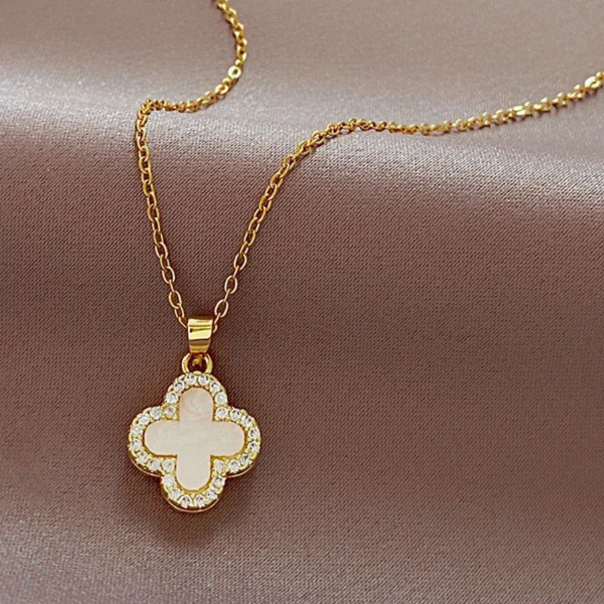 Lucky Four-leaf Clover CZ Necklace For Women's Dynamic Fashion Birthday Gift Clavicle Chain Versatile Fashion Accessories