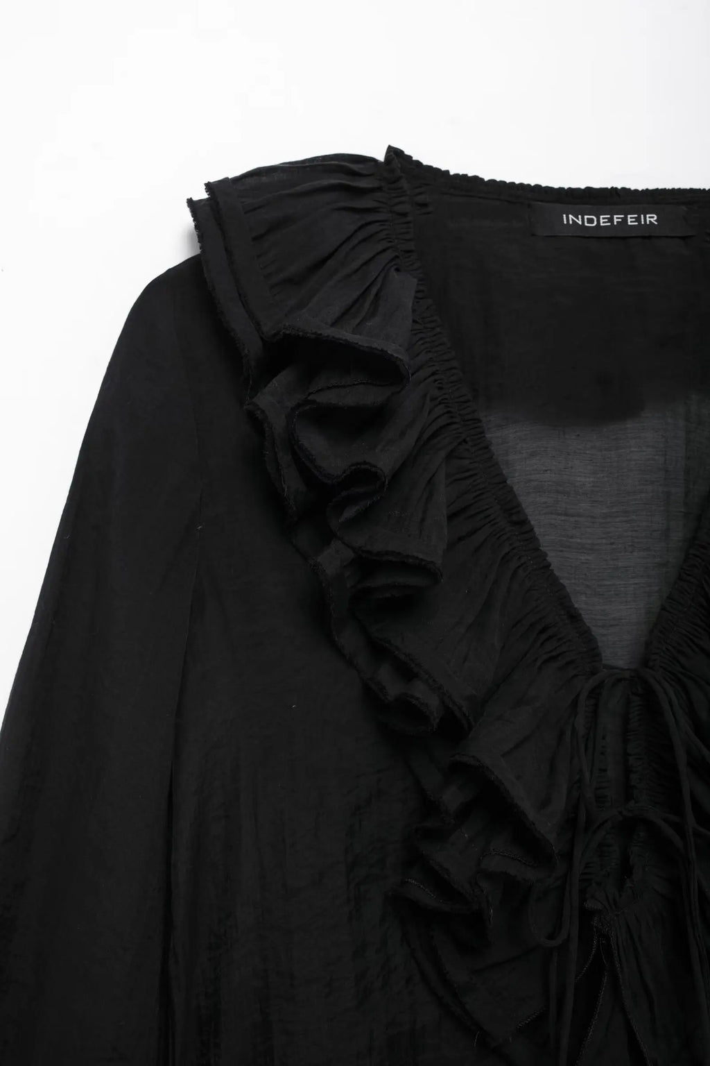 TRAFZA Elegant Women's Tierred Ruffles Blouses V-Neck Long Sleeve Loose Shirt Lady 2025 Spring Chic Lace-up Wild Woman Solid Top