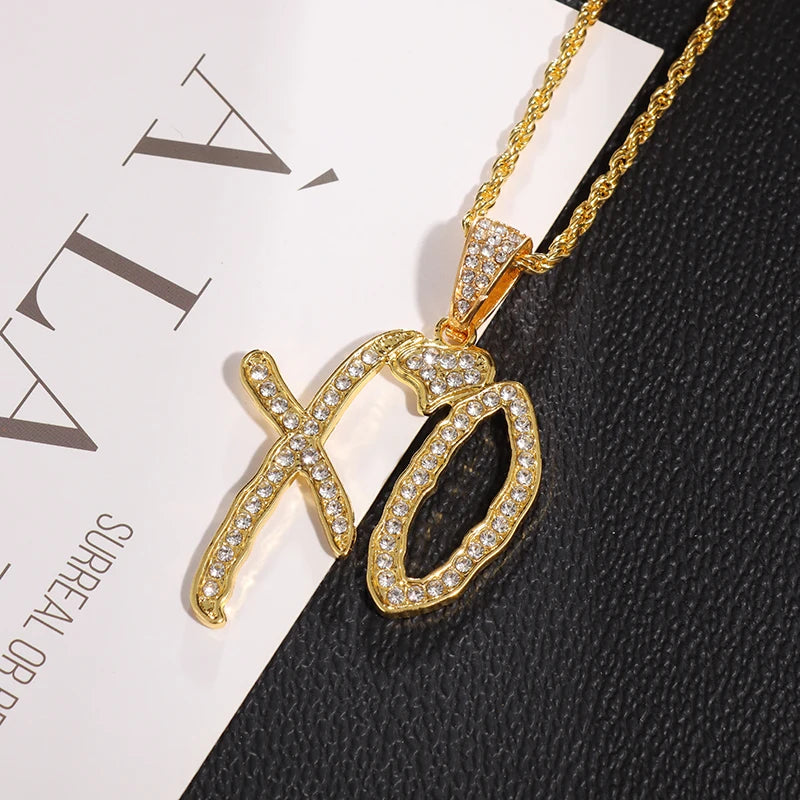 Classic Hip Hop Ice Flower Letter Xo Necklace Cubic Zirconia Pendant for Men and Women Street Rock Rap Party Jewelry