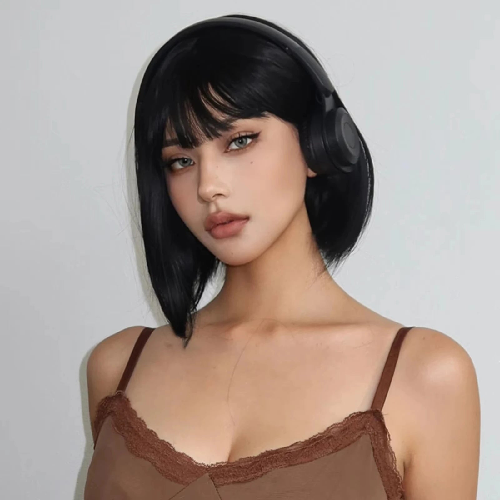 Short Straight Bob Black synthetic wig with fringe Ladies High temperature silk wig Christmas party Cosplay daily wear wig